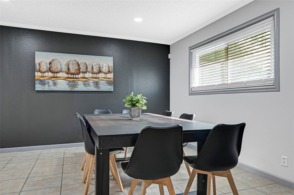 Dining room, Interior, Recessed Lighting