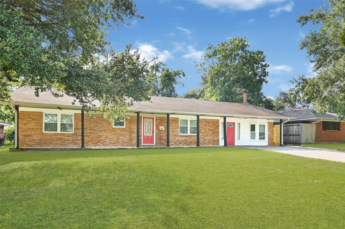 Attached, Backyard, Exterior, Facade, Brick Facade, Ranch