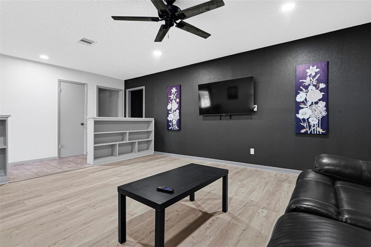 Interior, Recessed Lighting, Wood Texture Flooring