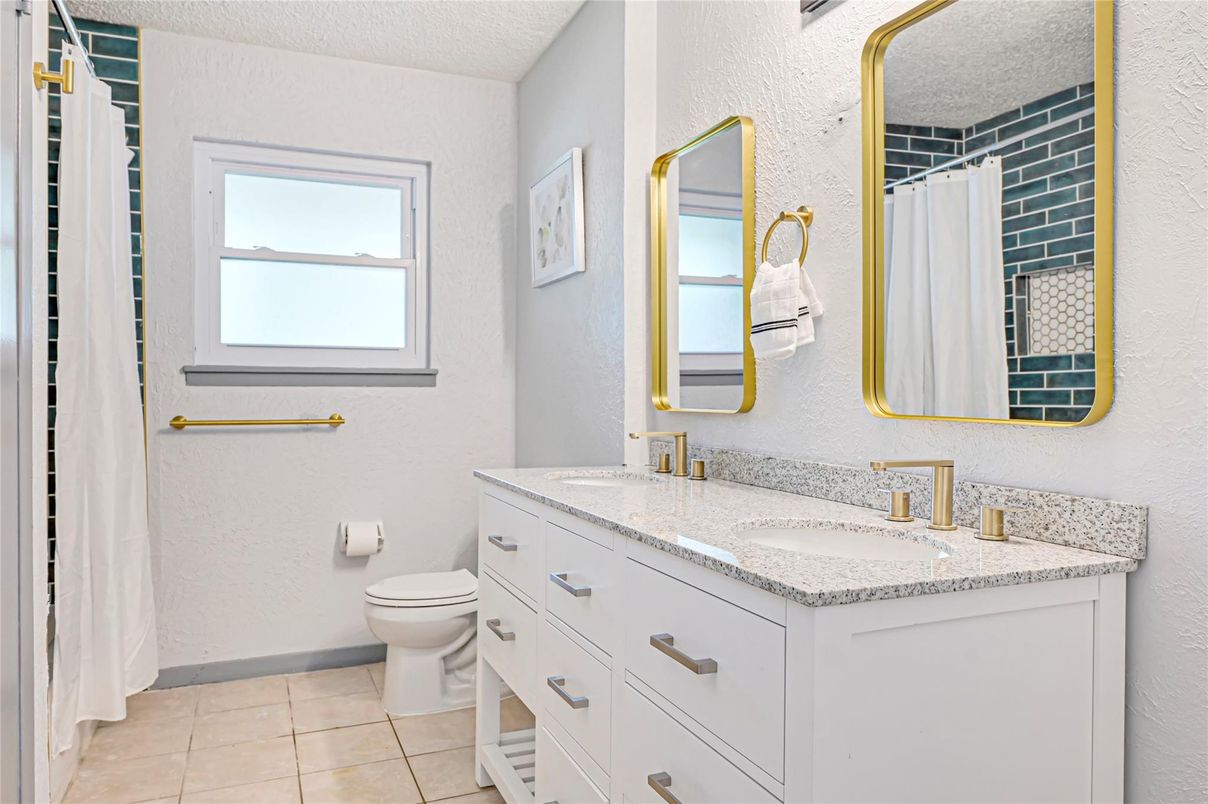 Bathroom, Dual Sink Vanities, Interior