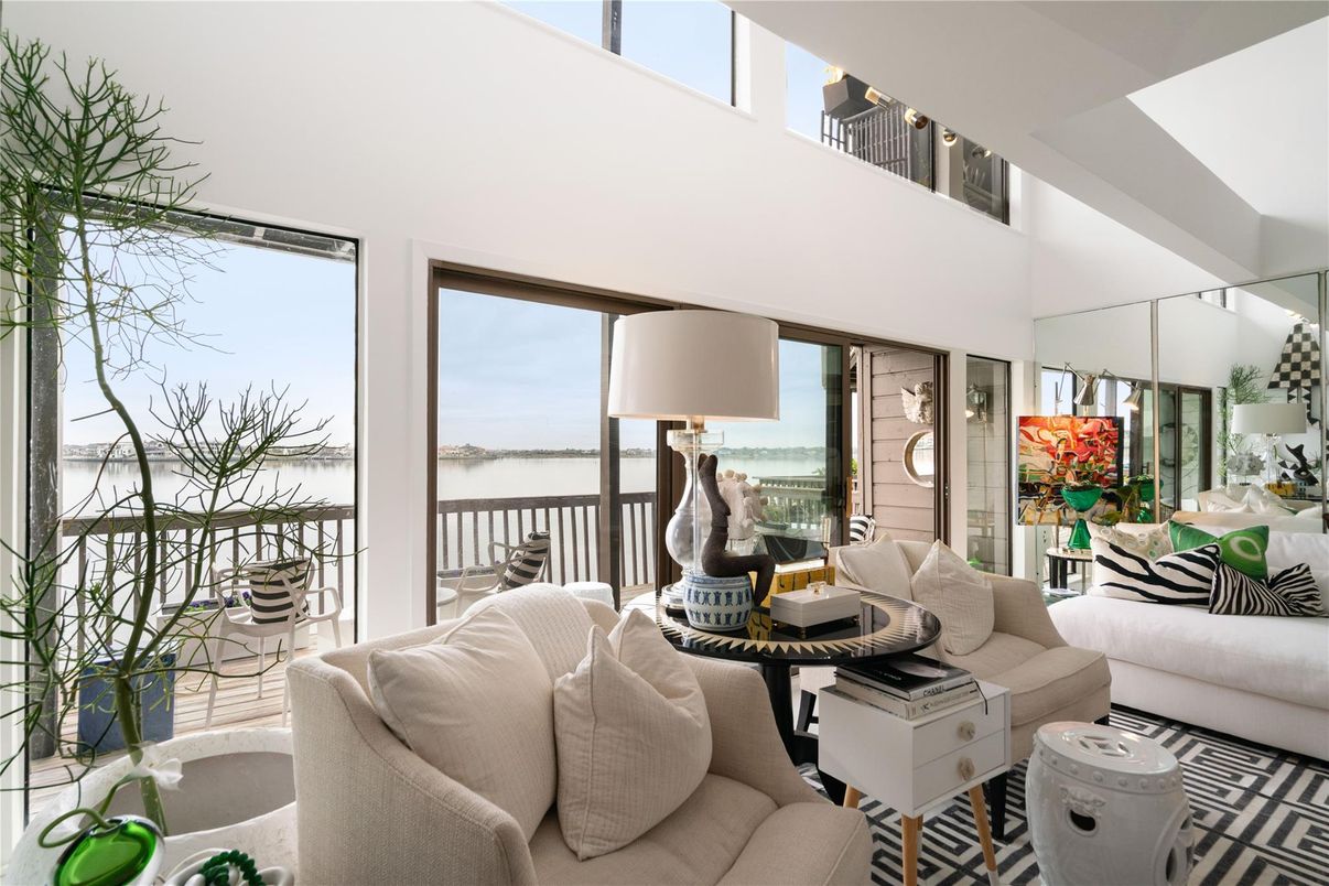 Interior, Living room, Water