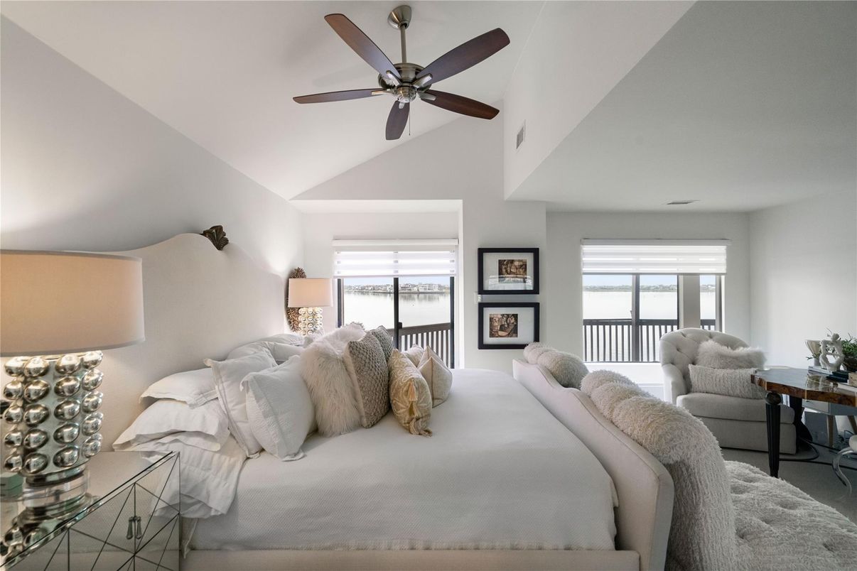 Bedroom, Interior, Water