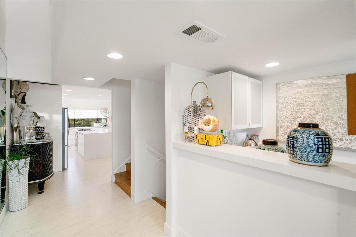 Interior, Recessed Lighting, Wood Texture Flooring