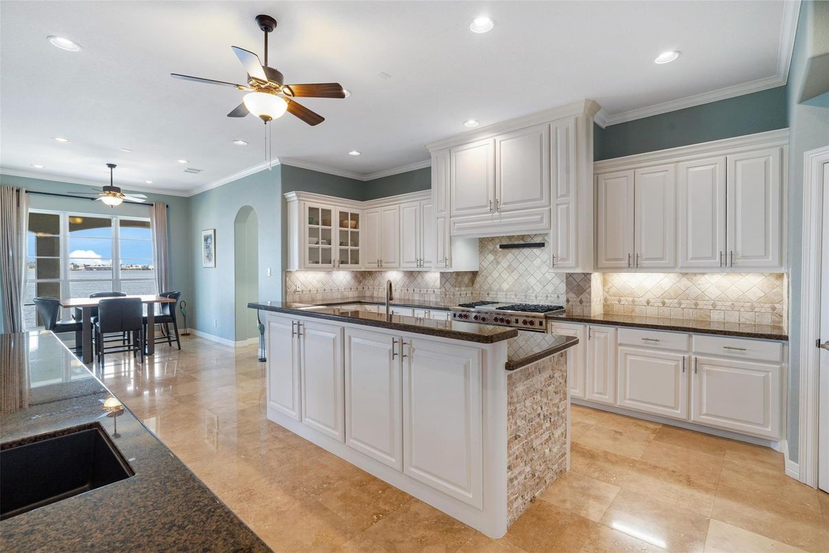 Dining room, Interior, Kitchen, Recessed Lighting