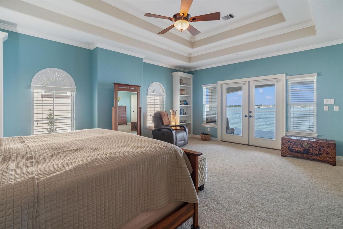 Bedroom, Interior, Water