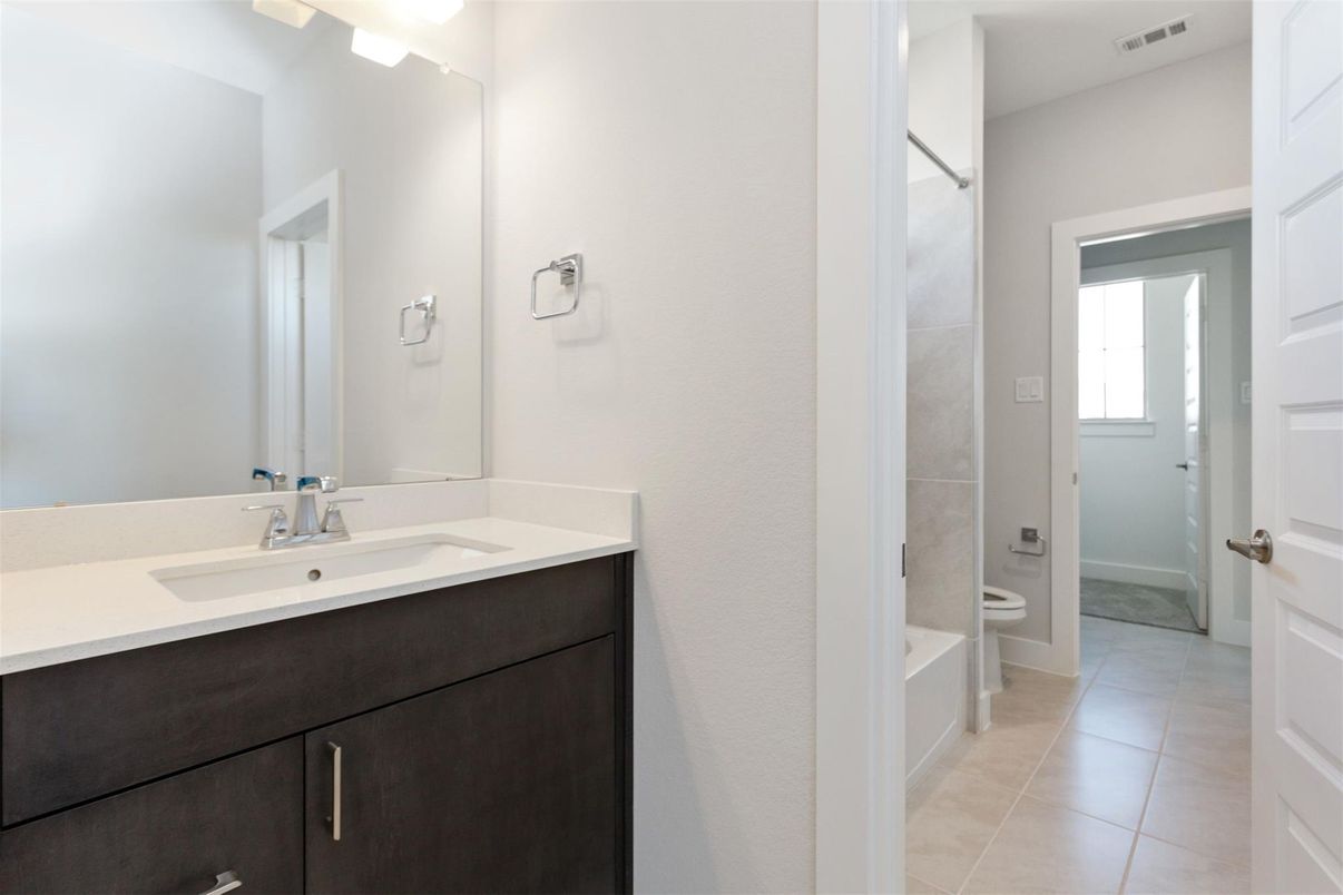 Bathroom, Dual Sink Vanities, Interior
