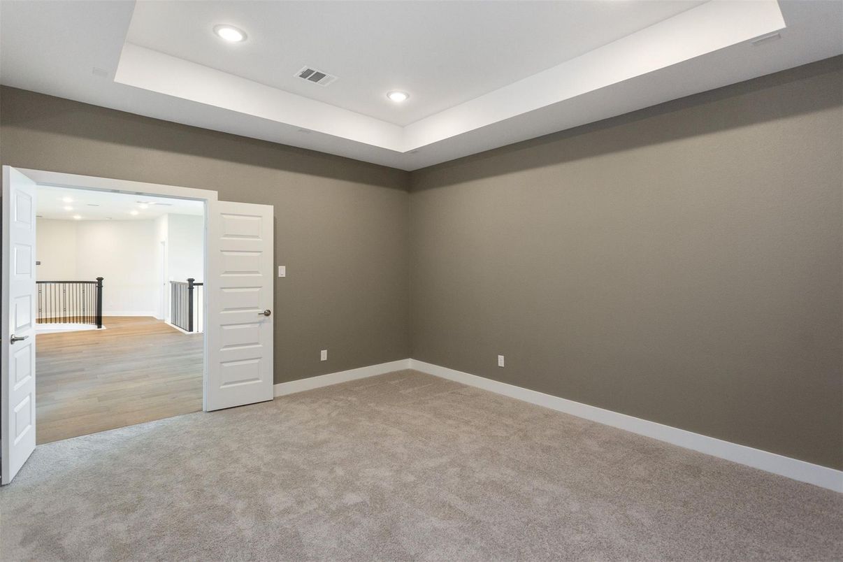 Empty room, Interior, Recessed Lighting