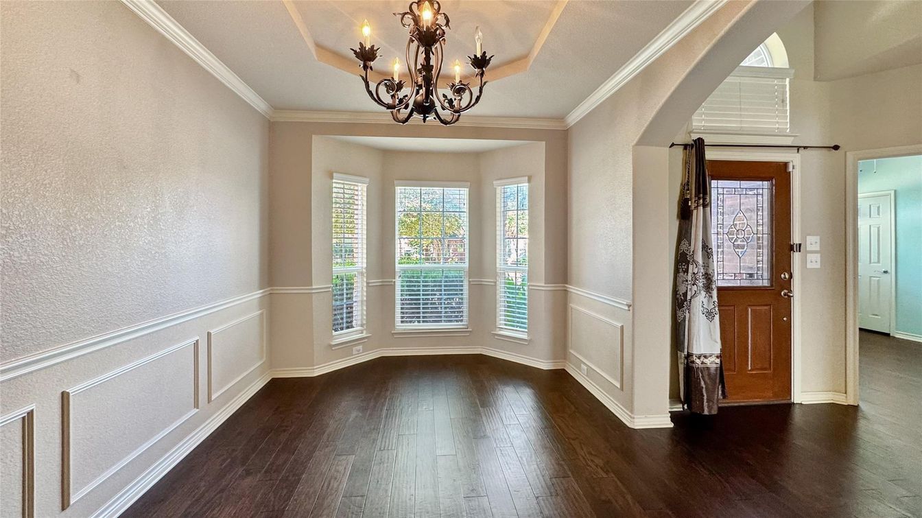 Chandelier, Empty room, Interior, Wood Texture Flooring