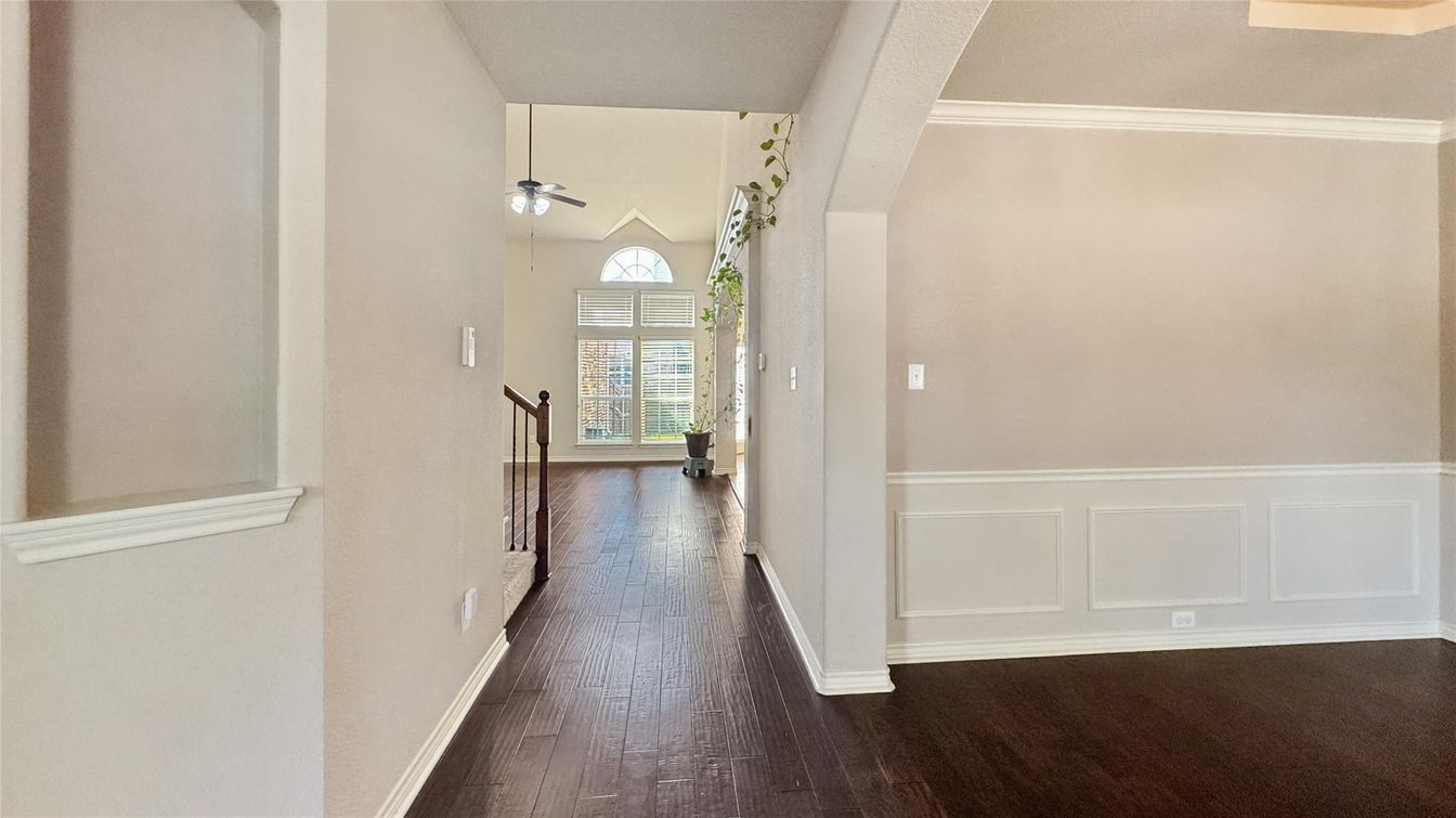 Interior, Pendant Lights, Wood Texture Flooring