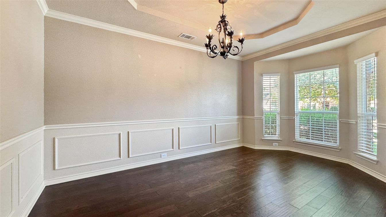 Chandelier, Empty room, Interior, Wood Texture Flooring