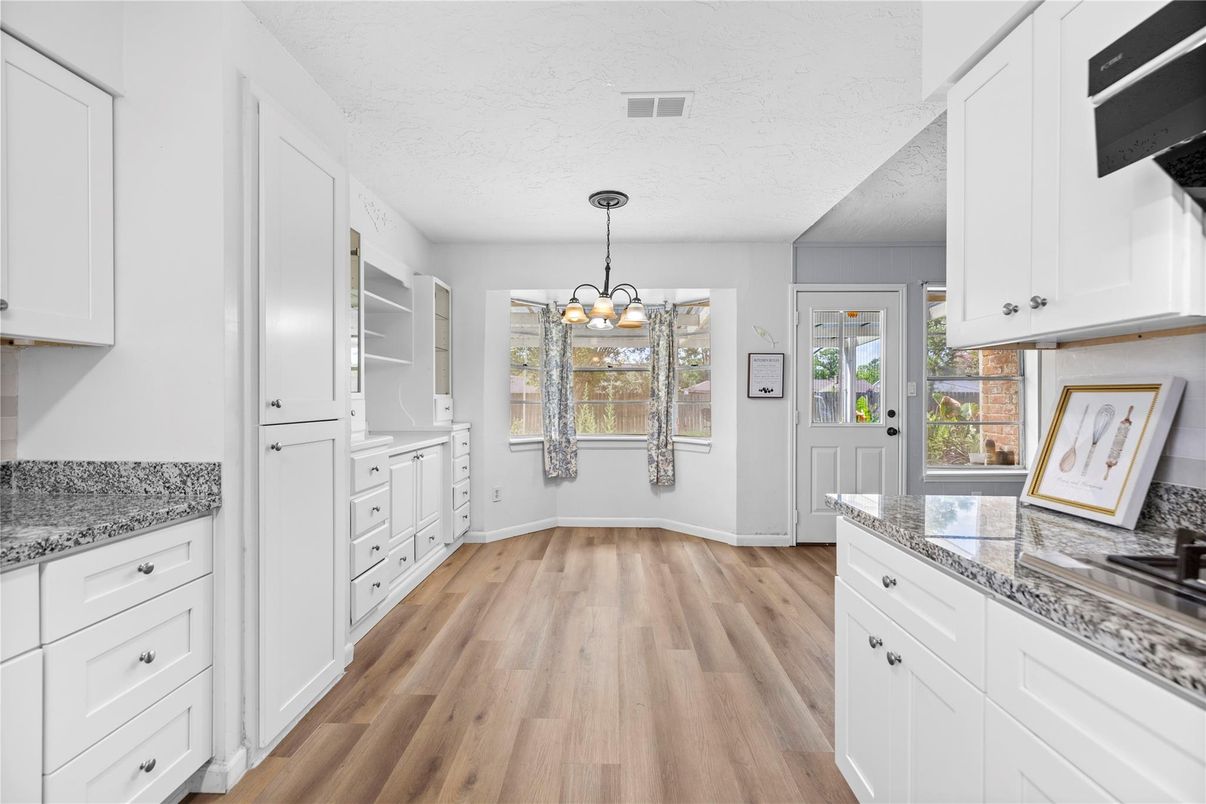 Interior, Pendant Lights, Wood Texture Flooring
