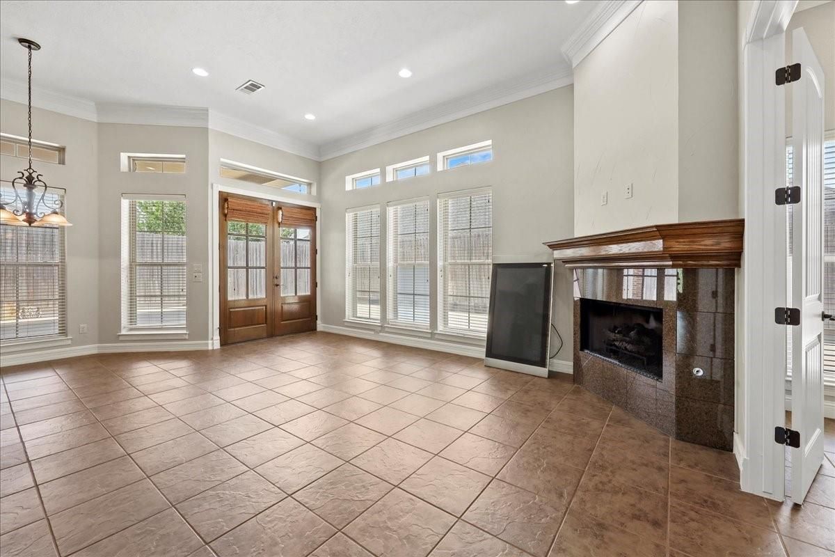 Empty room, Fireplace, Interior, Pendant Lights, Recessed Lighting