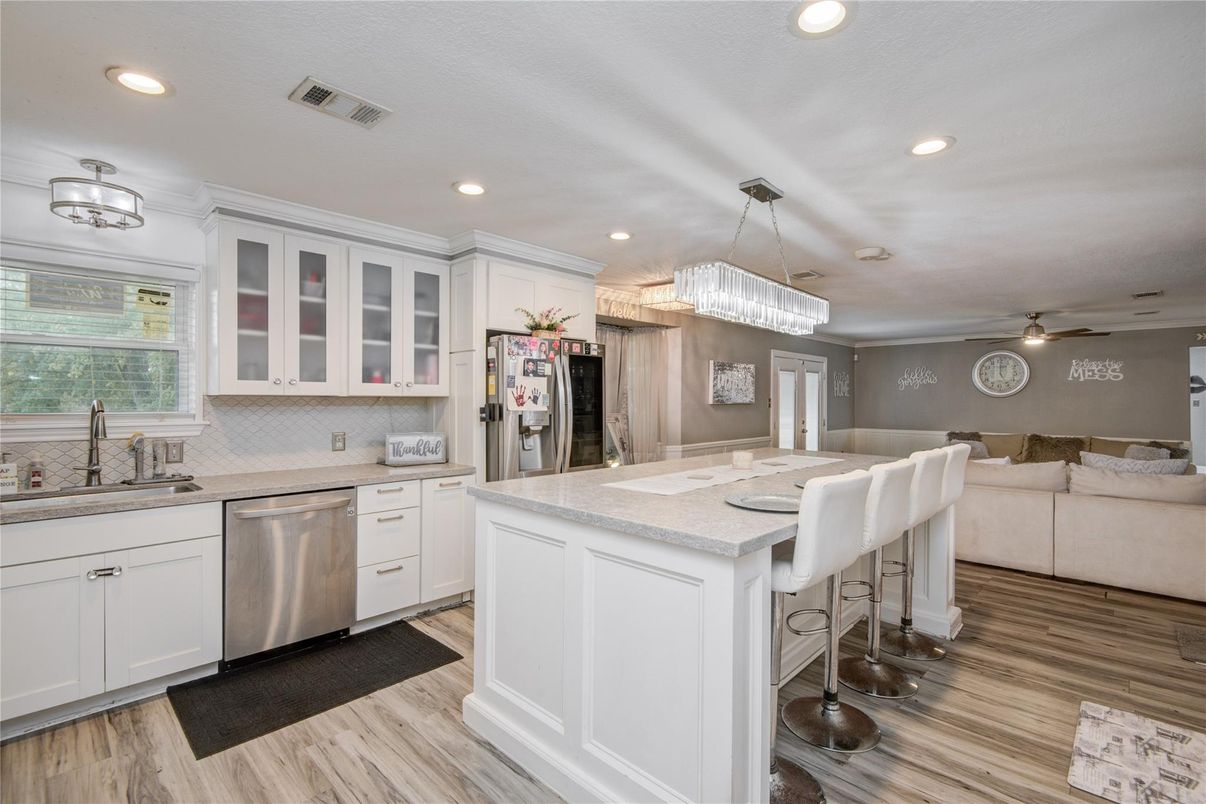 Interior, Kitchen, Living room, Pendant Lights, Recessed Lighting, Stainless Steel Appliances, Wood Texture Flooring