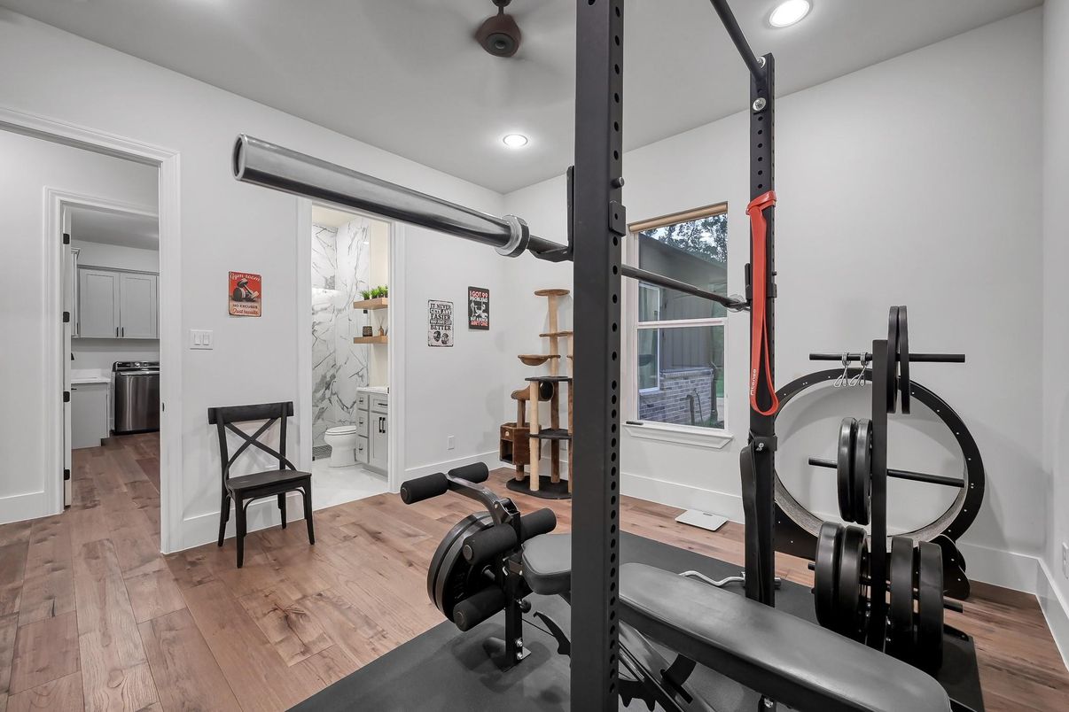 Fitness Equipment, Interior, Recessed Lighting, Wood Texture Flooring