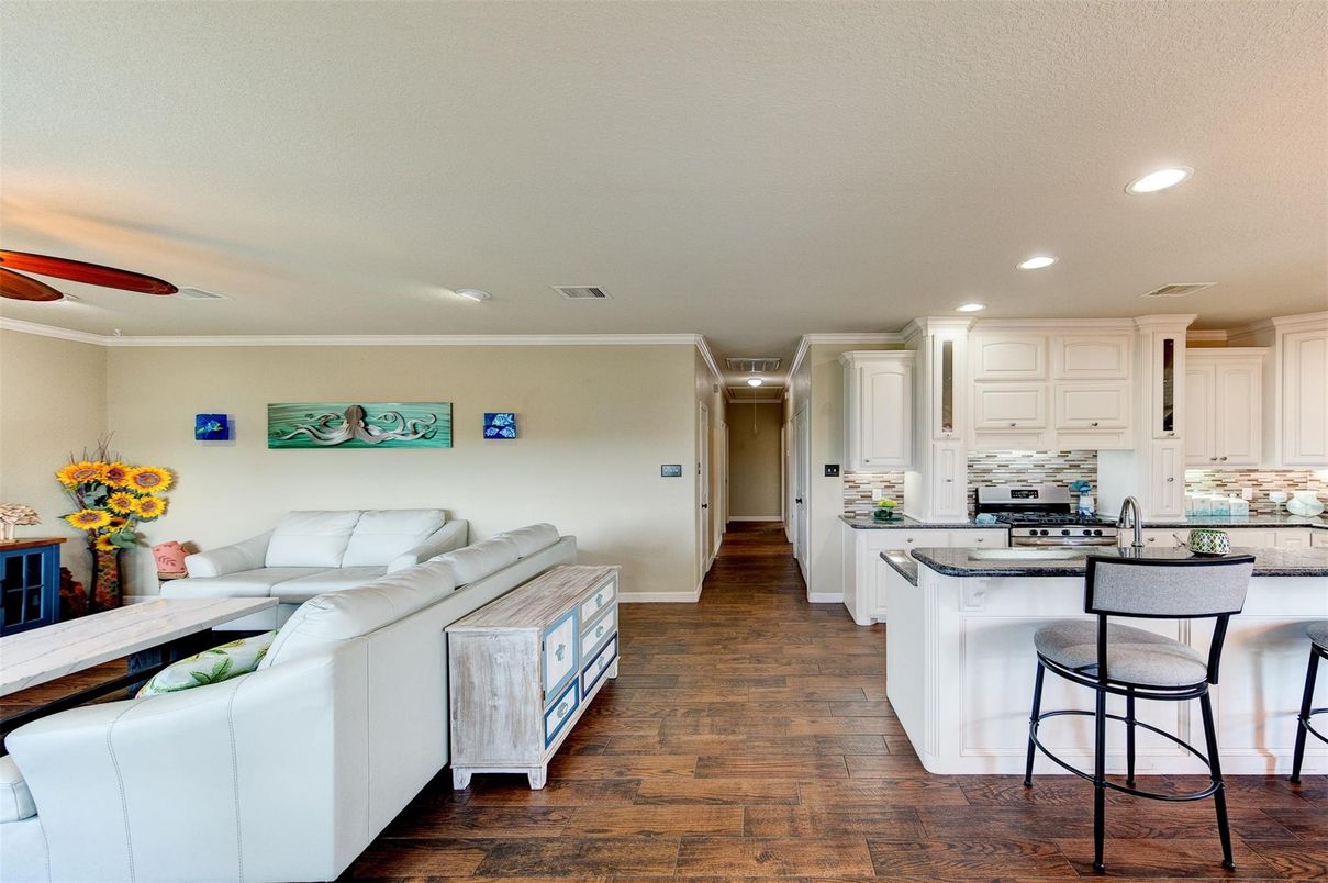 Interior, Kitchen, Living room, Recessed Lighting, Wood Texture Flooring