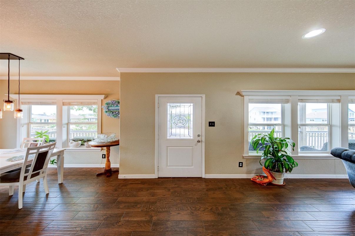 Home Office, Interior, Pendant Lights, Recessed Lighting, Wood Texture Flooring