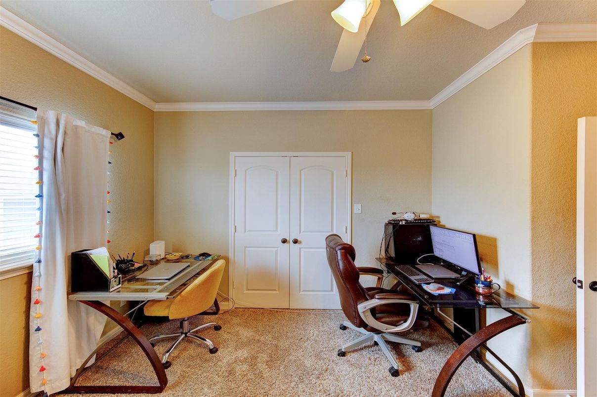 Home Office, Interior