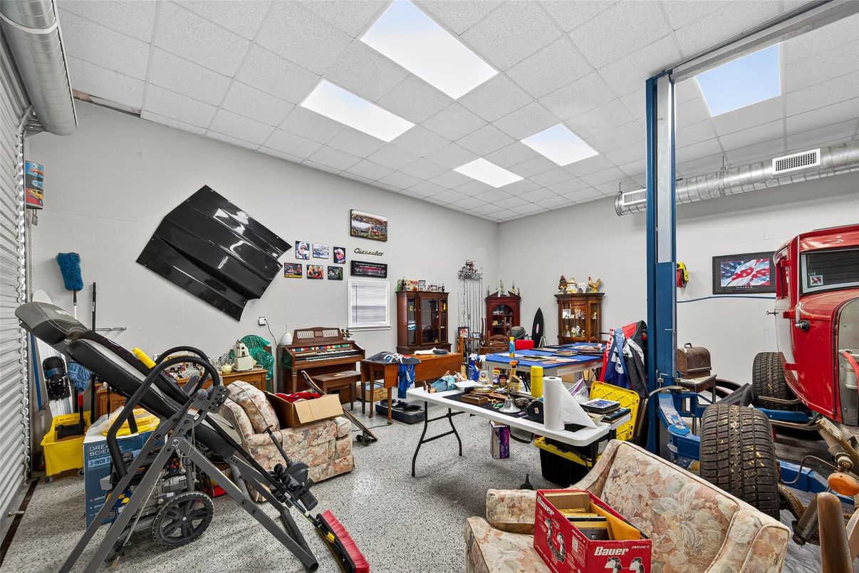 Fitness Equipment, Interior, Recessed Lighting