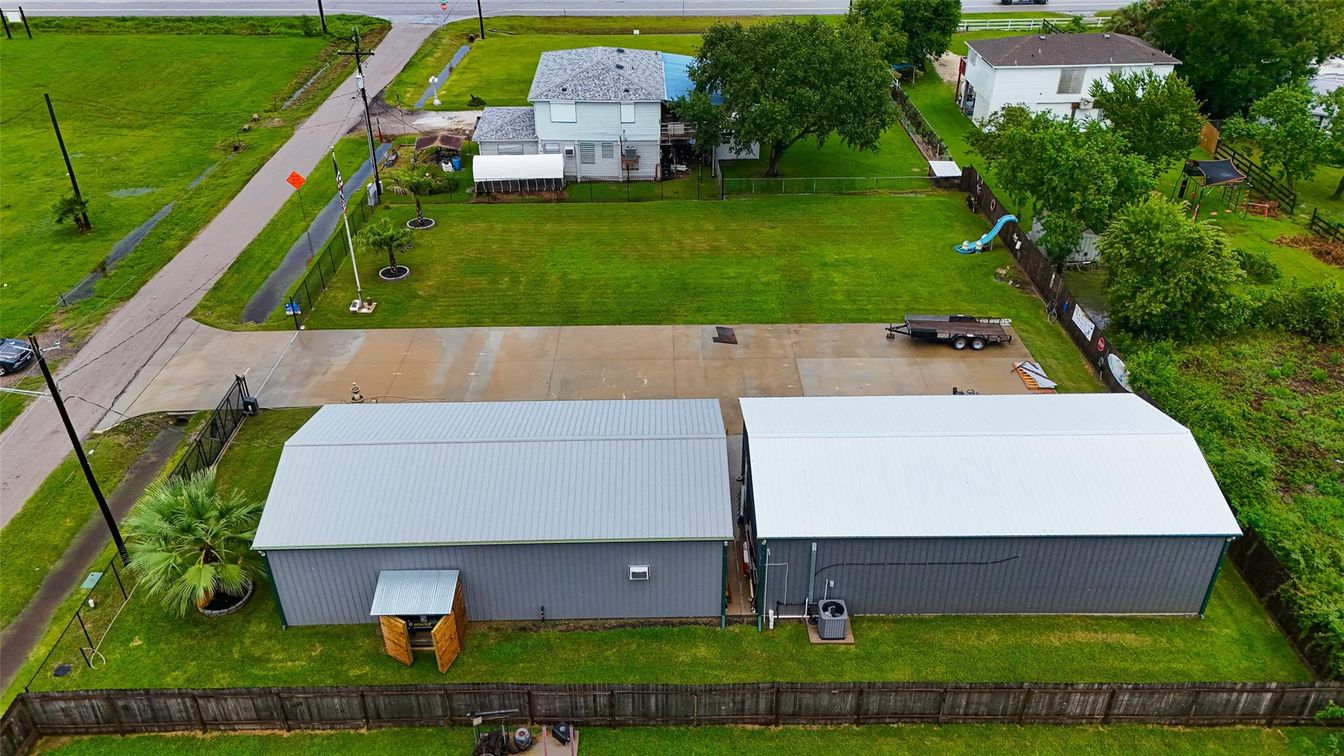 Exterior, Drone