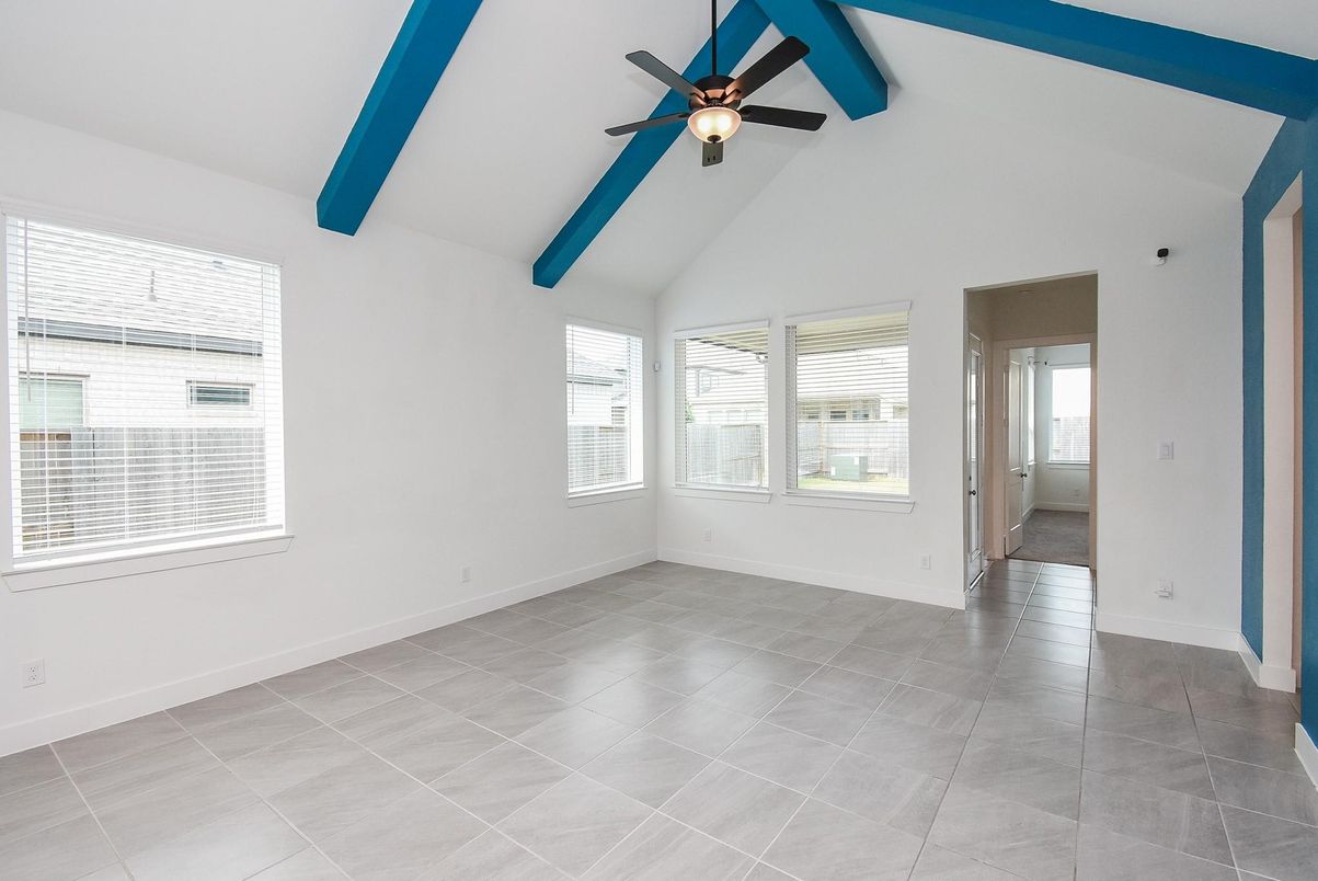 Empty room, Interior