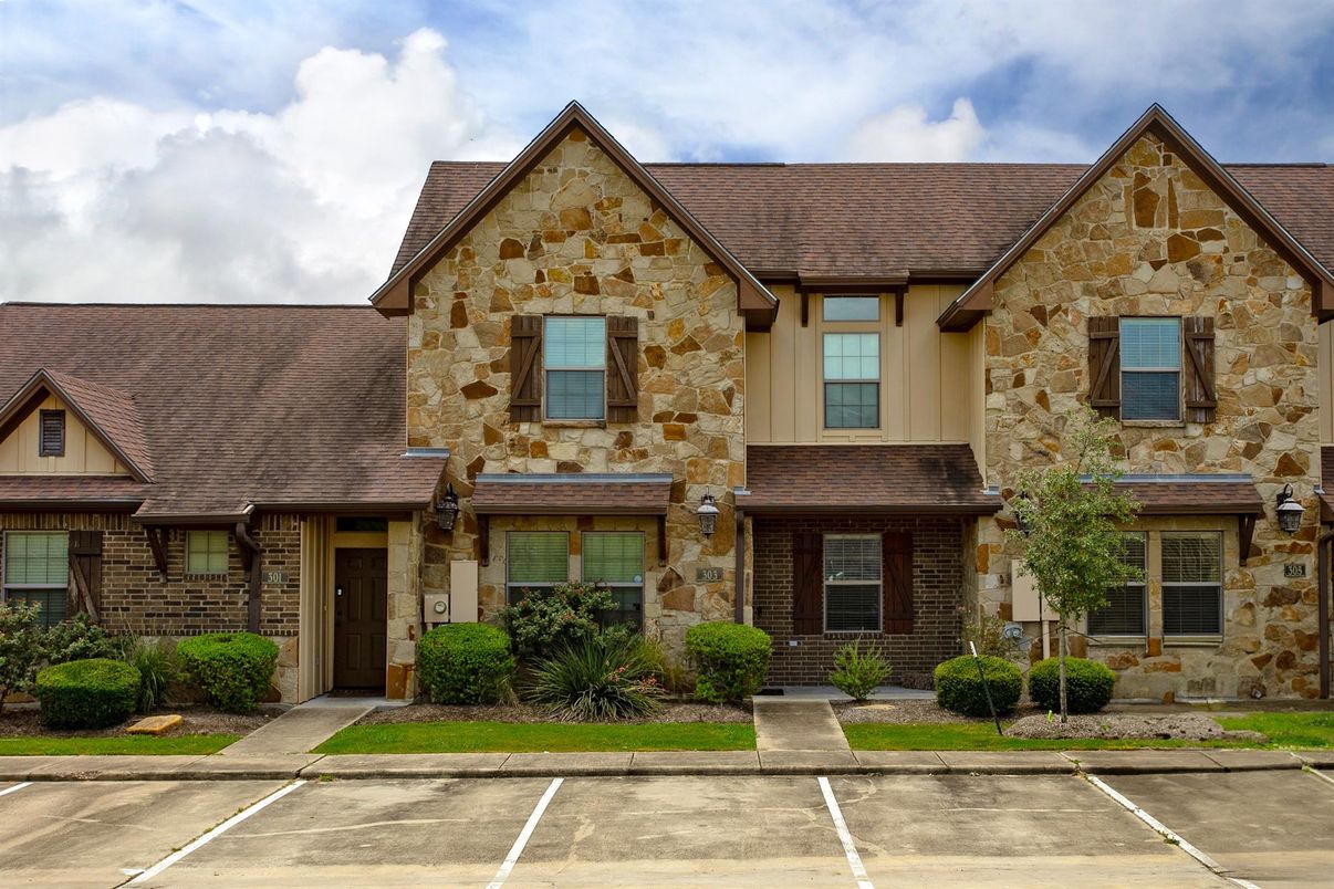 Exterior, Facade, Brick Traditional