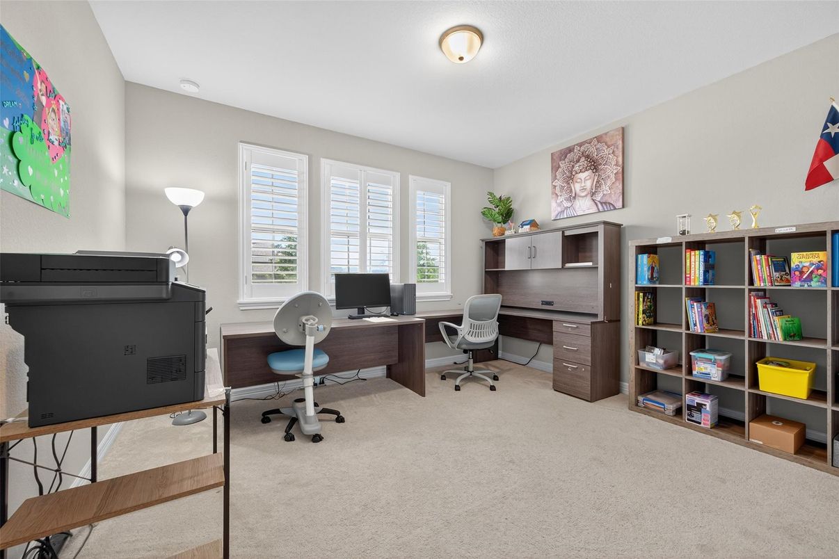 Home Office, Interior