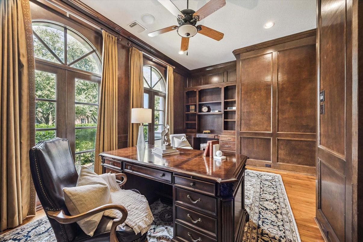 Home Office, Interior, Recessed Lighting, Wood Texture Flooring