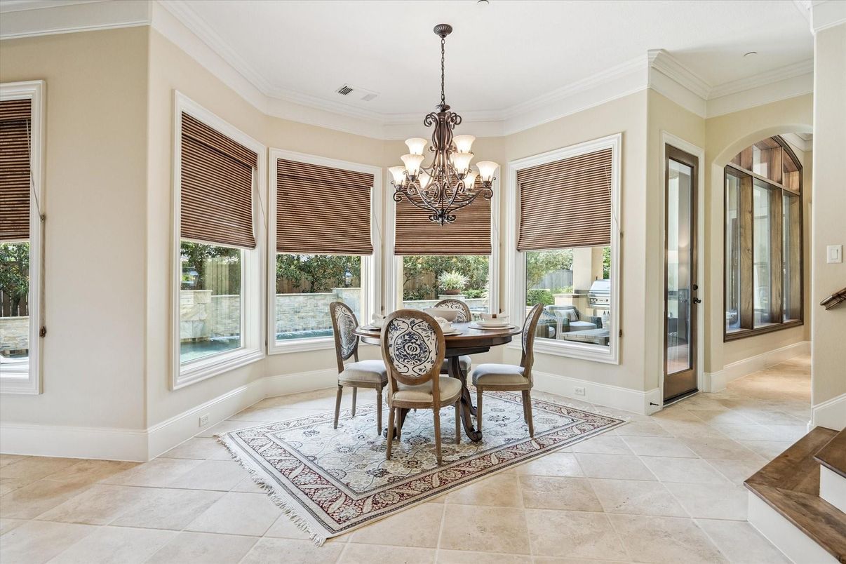 Chandelier, Dining room, Interior