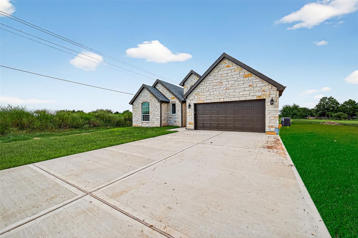 Backyard, Detached Garage, Exterior