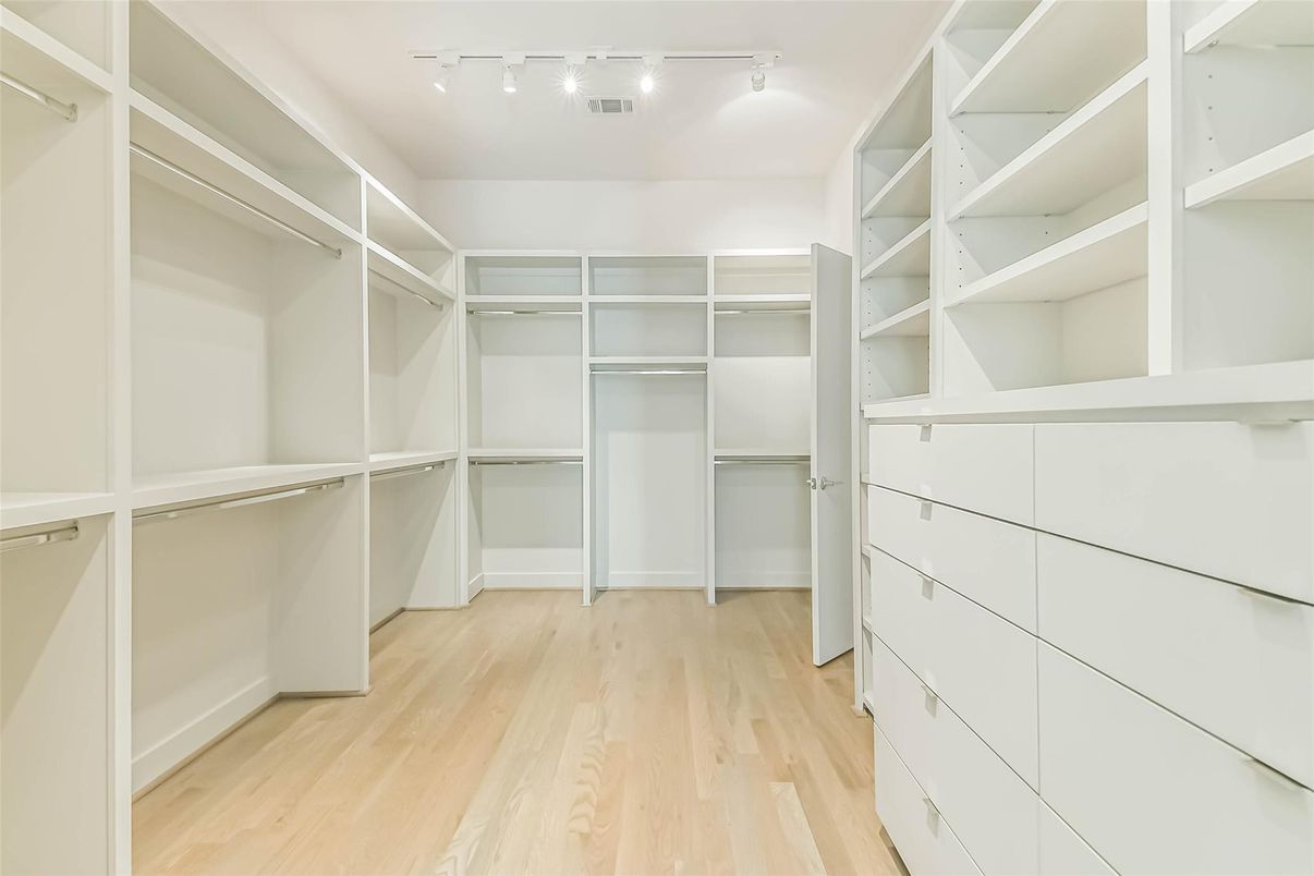 Interior, Walk-in Closets, Wood Texture Flooring
