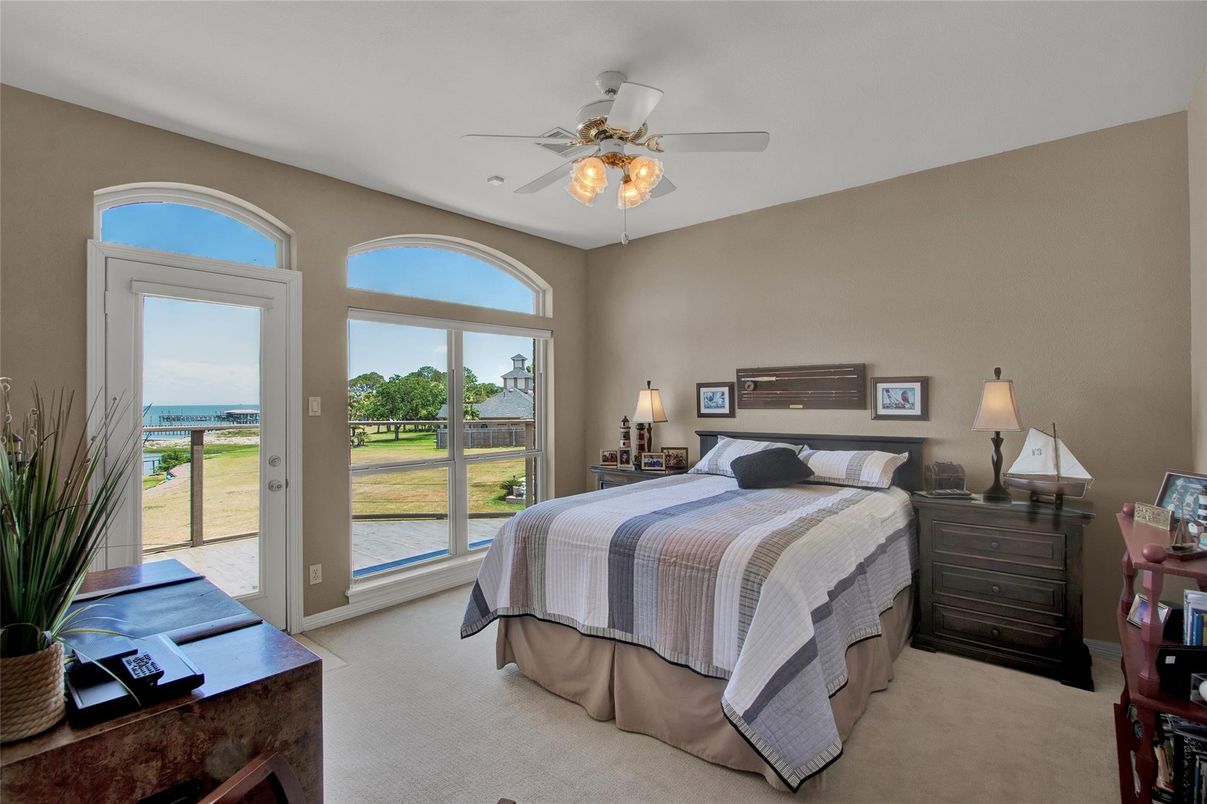 Bedroom, Interior, Water
