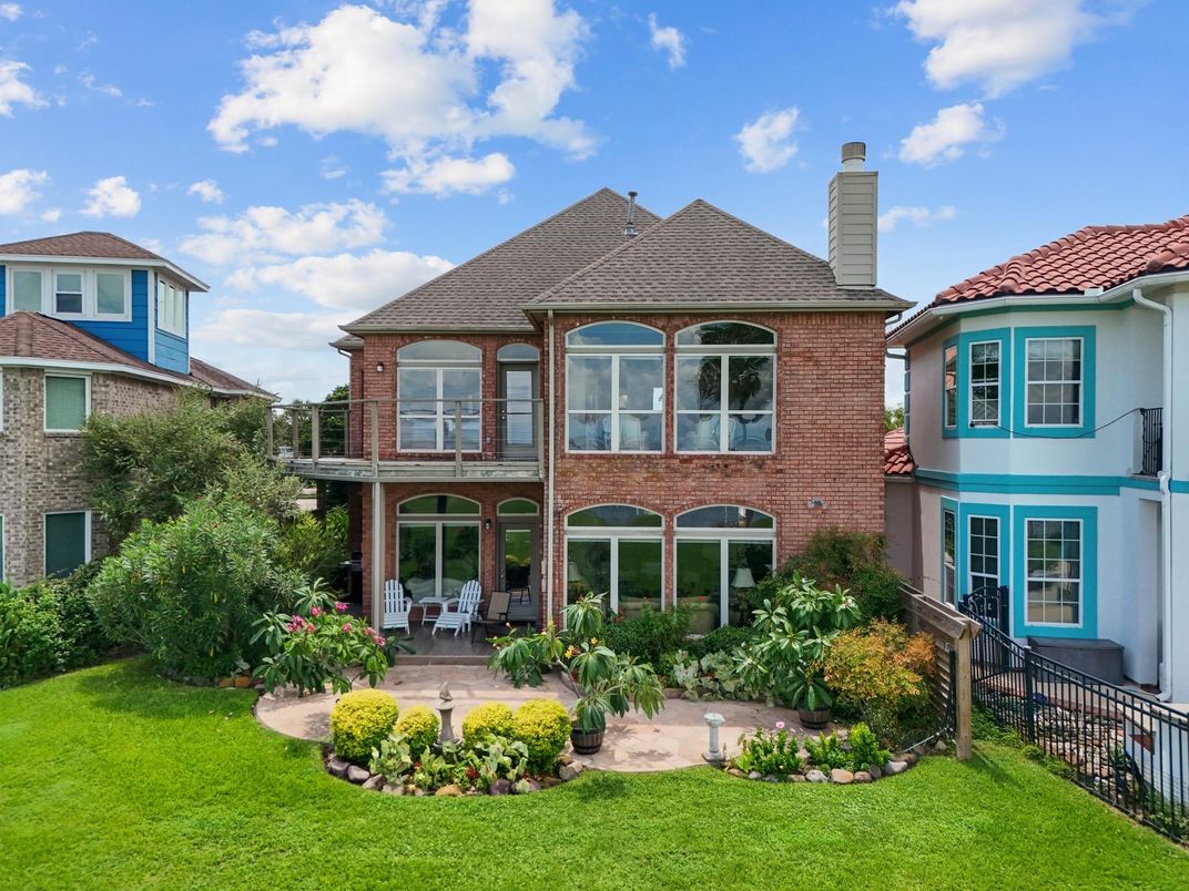 Exterior, Facade, Brick Facade, French Provincial
