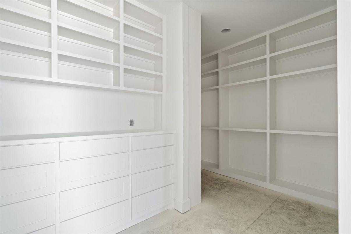Interior, Walk-in Closets