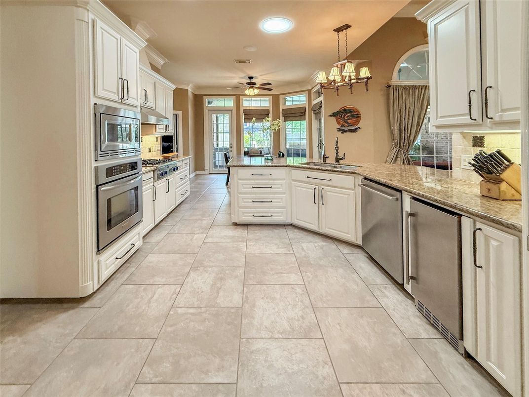 Interior, Kitchen, Pendant Lights, Recessed Lighting, Stainless Steel Appliances