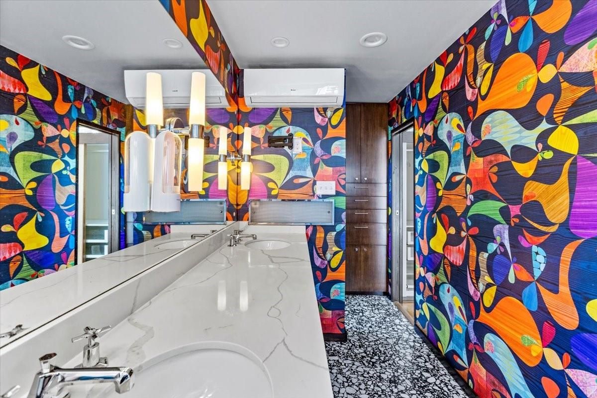 Bathroom, Interior, Recessed Lighting