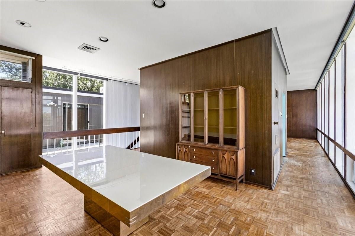 Interior, Recessed Lighting, Wood Texture Flooring