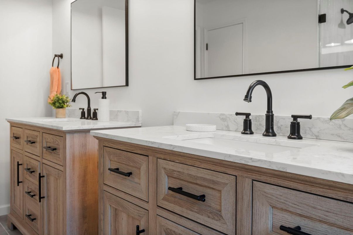 Bathroom, Dual Sink Vanities, Interior