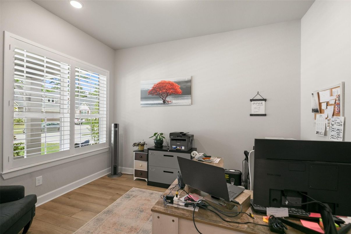 Home Office, Interior, Recessed Lighting, Wood Texture Flooring