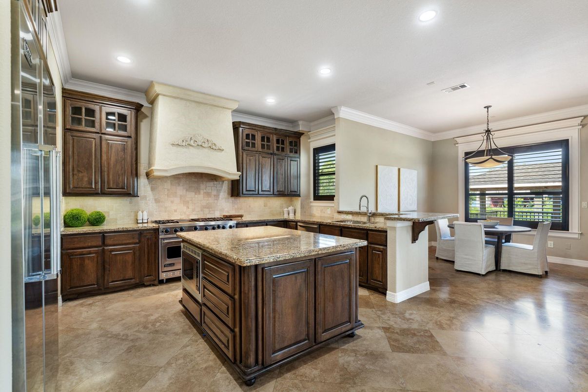 Dining room, Interior, Kitchen, Pendant Lights, Recessed Lighting, Stainless Steel Appliances