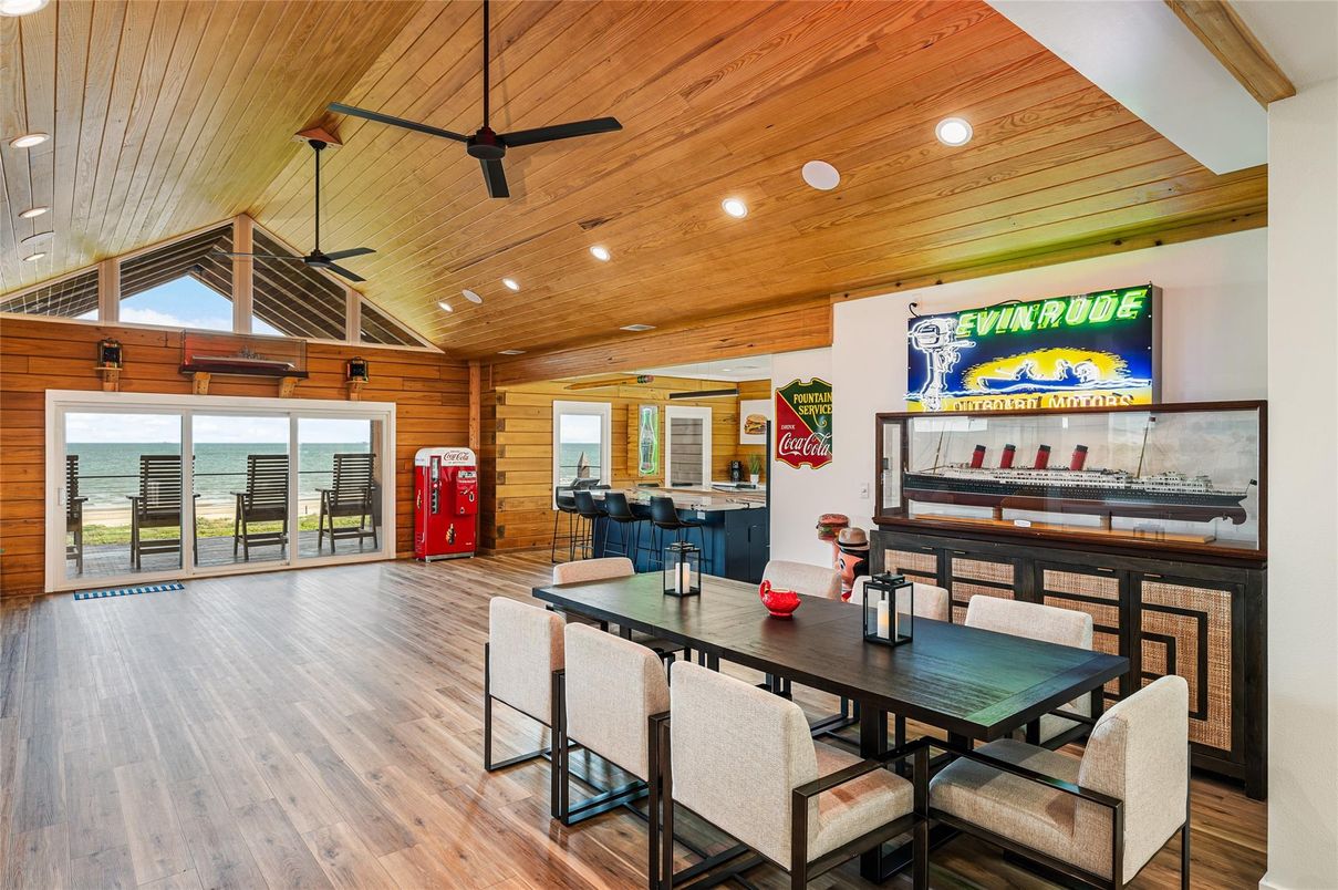 Dining room, Interior, Recessed Lighting, Wooden Beams, Wooden Ceilings, Wood Texture Flooring, Wooden Walls