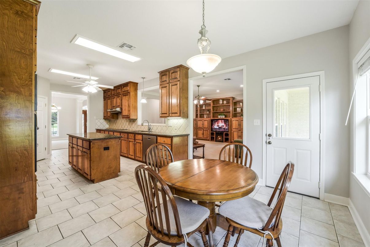 Dining room, Interior, Kitchen, Pendant Lights, Recessed Lighting