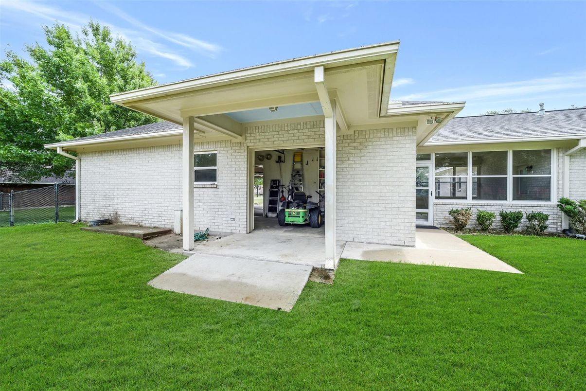Backyard, Exterior