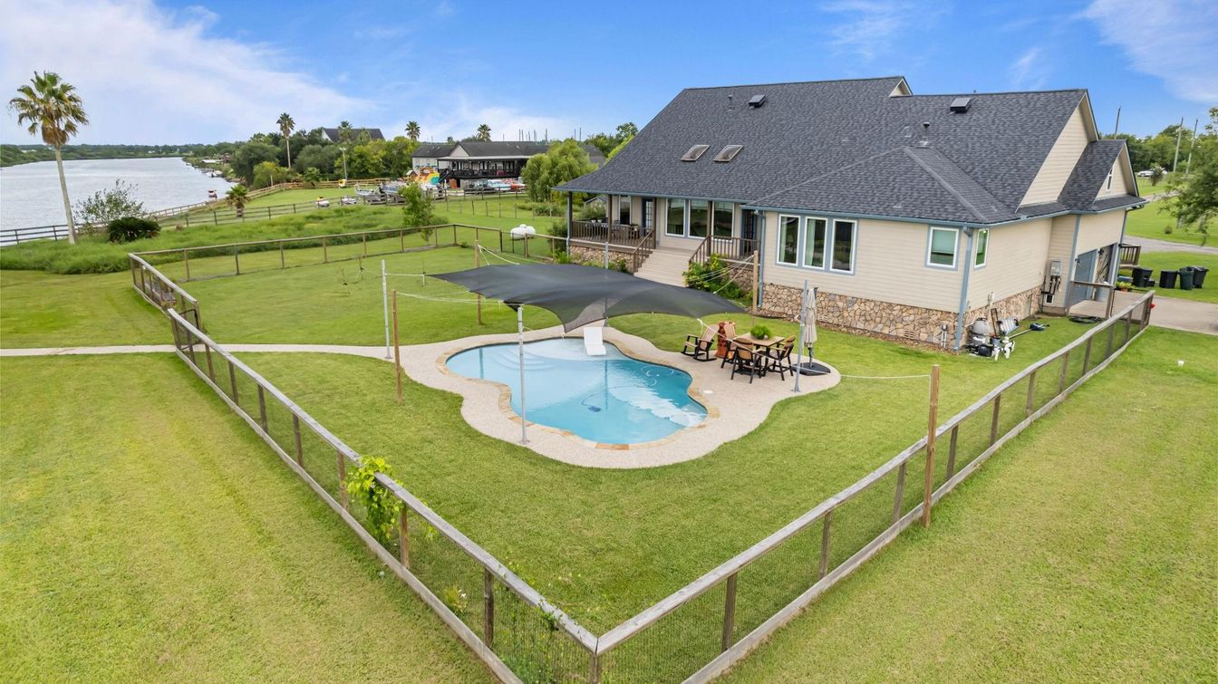 Backyard, Exterior, Pool, Water