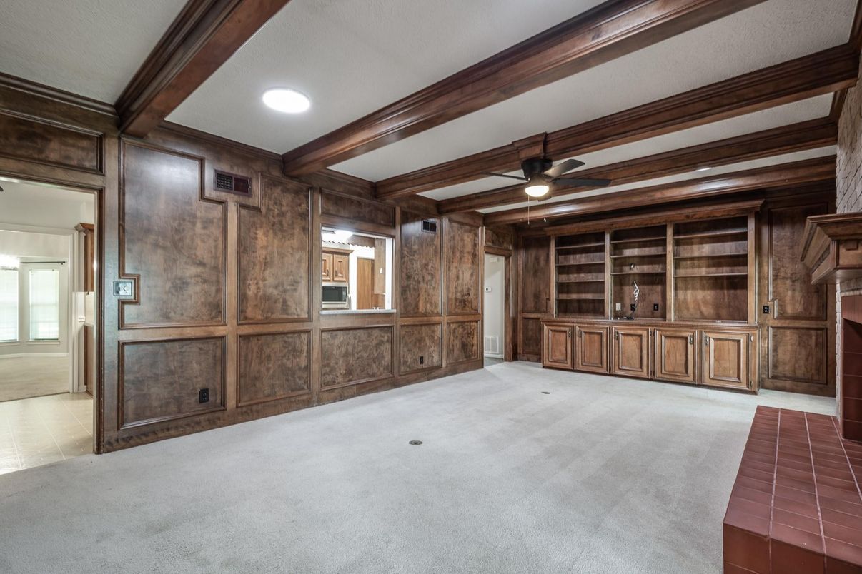 Empty room, Interior, Recessed Lighting, Wooden Walls