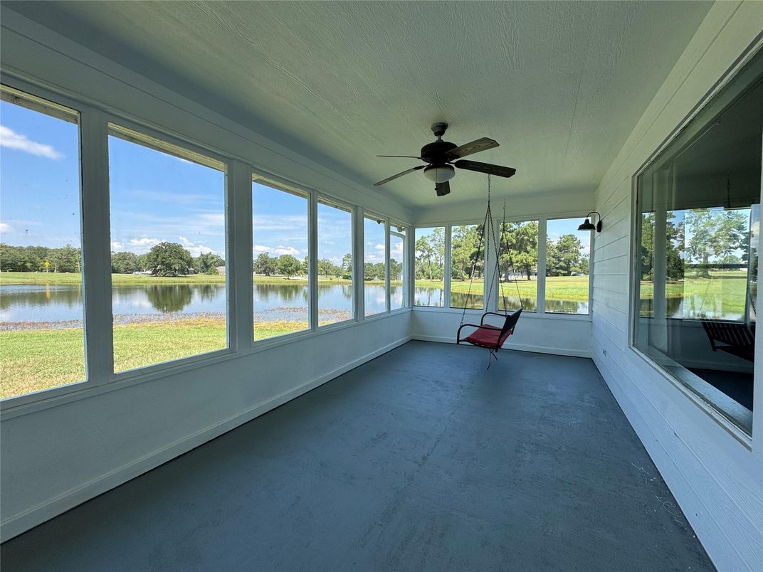Interior, Sun Room, Water
