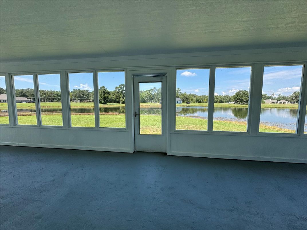 Empty room, Interior, Sun Room, Water