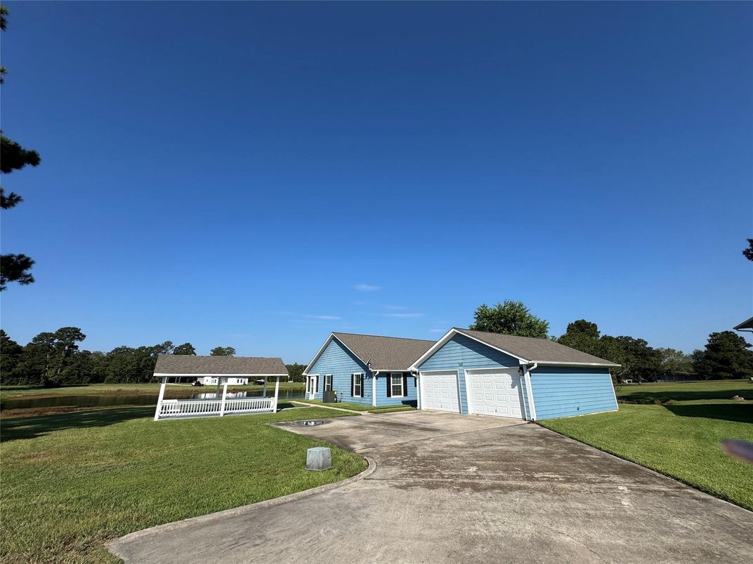 Backyard, Detached Garage, Exterior