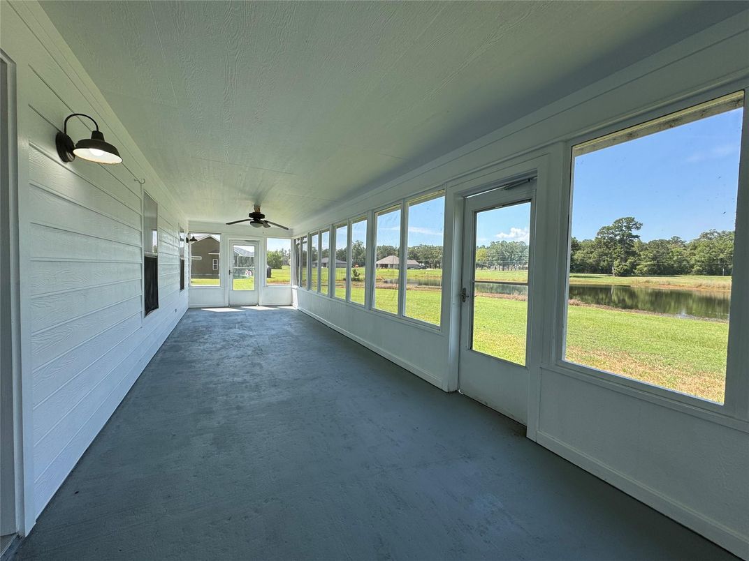 Interior, Sun Room, Water