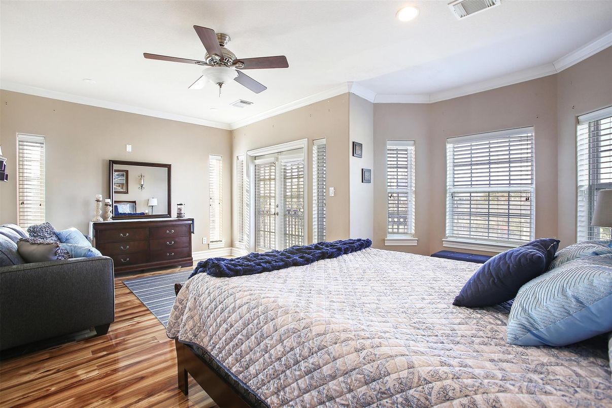 Bedroom, Interior, Recessed Lighting, Wood Texture Flooring