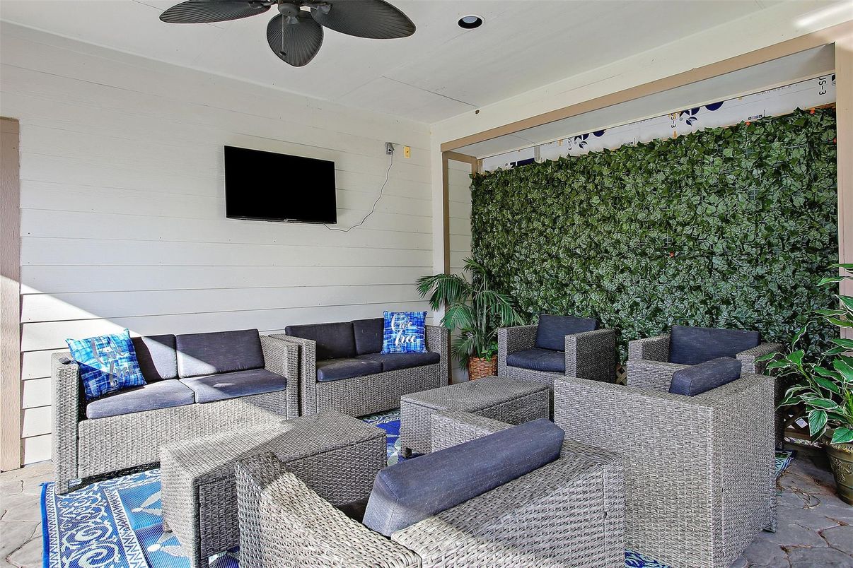 Exterior, Living room